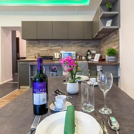 Spotlight Apartmanház * Szeged