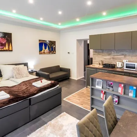 Apartment Spotlight Apartmanhaz Szeged